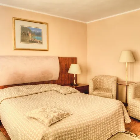 Vila Pinul Si Mesteacanul Poiana Brasov