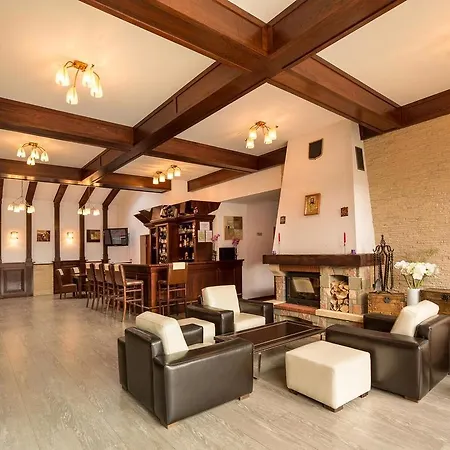 Πανσιόν Vila Pinul Si Mesteacanul